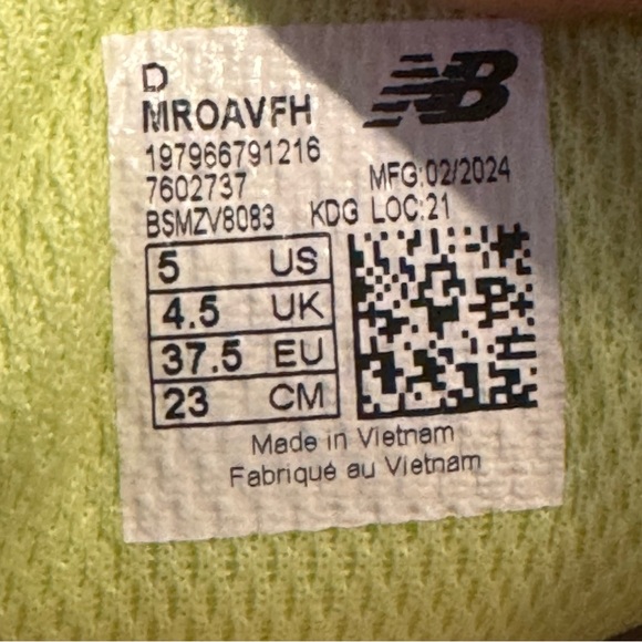 New Balance x FIGS ROAV  Color White / Green Women’s 6.5 Men’s 5 - Picture 9 of 10